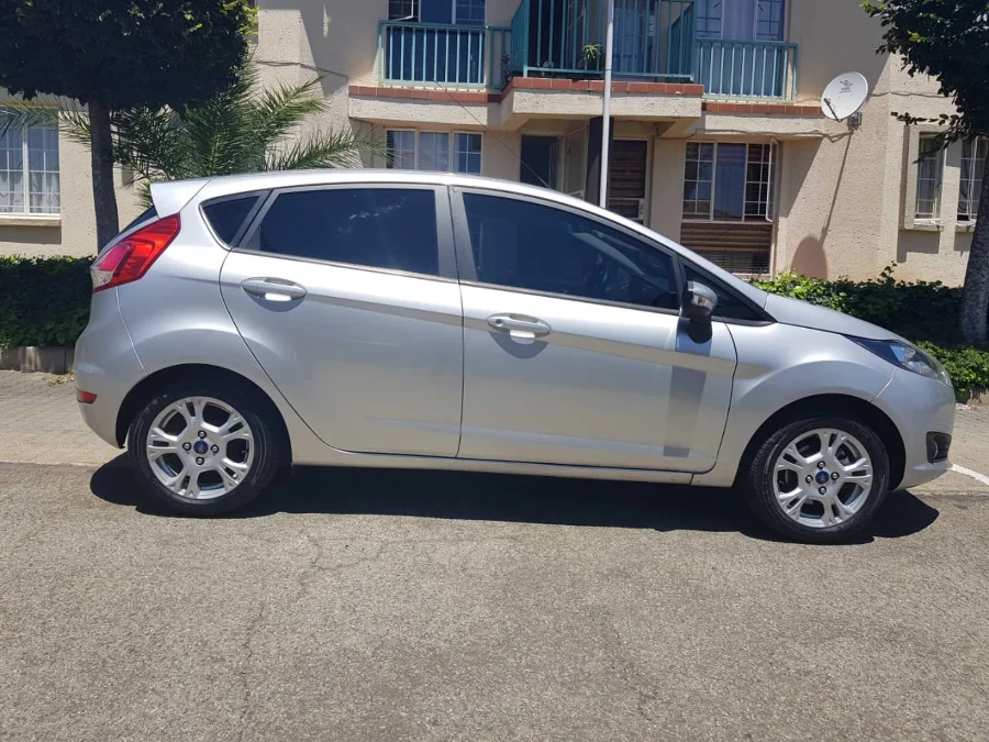 New 2014 Ford Fiesta 5-door 1.4 Trend - Private Seller New 2014 Ford Fiesta 5-door 1.4 Trend - Private Seller