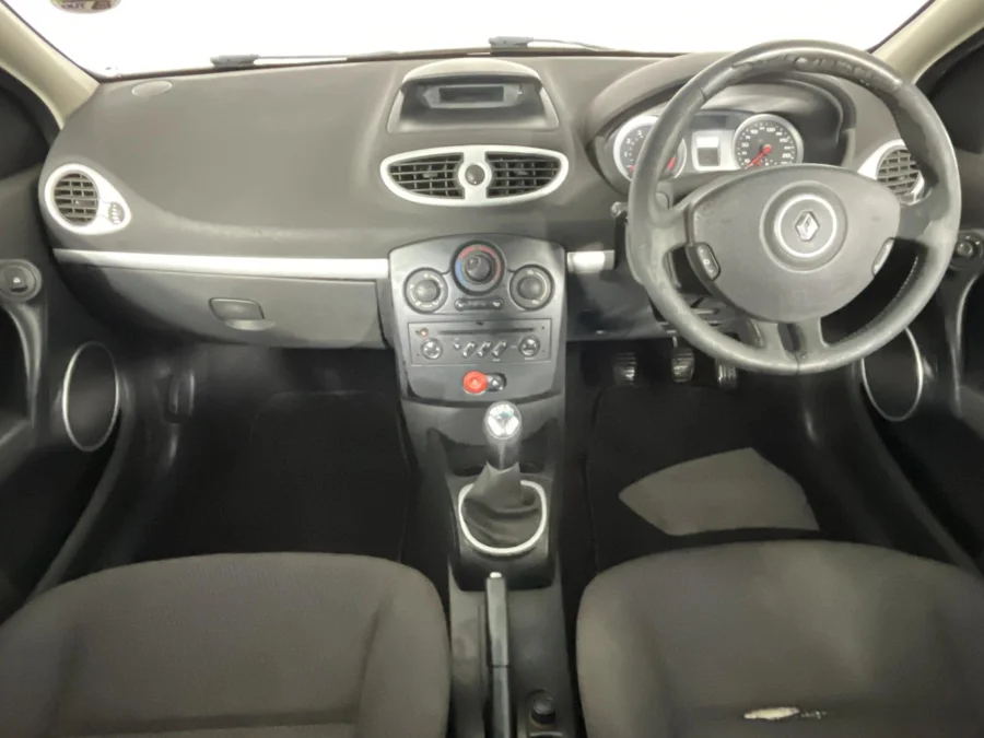 Used 2008 Renault Clio 1.6 Dynamique 3-door - WeBuyCars Silverlakes