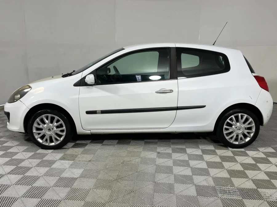 Used 2008 Renault Clio 1.6 Dynamique 3-door - WeBuyCars Silverlakes