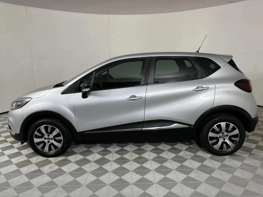 Used 2017 Renault Captur 66kW turbo Blaze - WeBuyCars Montana
