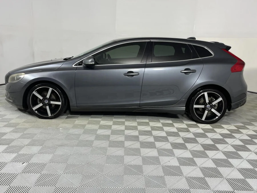 Used 2013 Volvo V40 D2 Excel - WeBuyCars Silverlakes