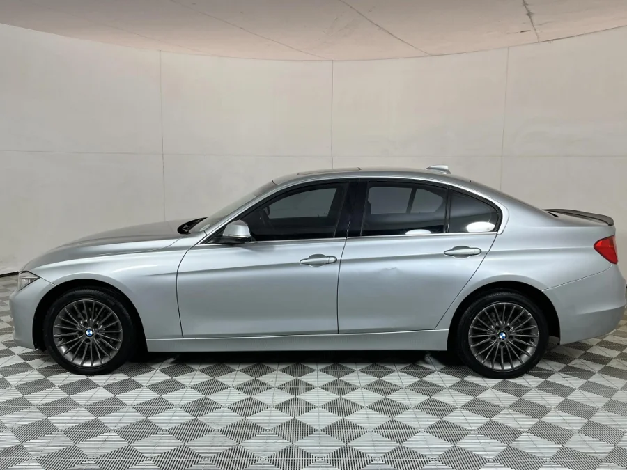 Used 2013 BMW 3 Series 320d Luxury sports-auto - WeBuyCars JHB South Used 2013 BMW 3 Series 320d Luxury sports-auto - WeBuyCars JHB South