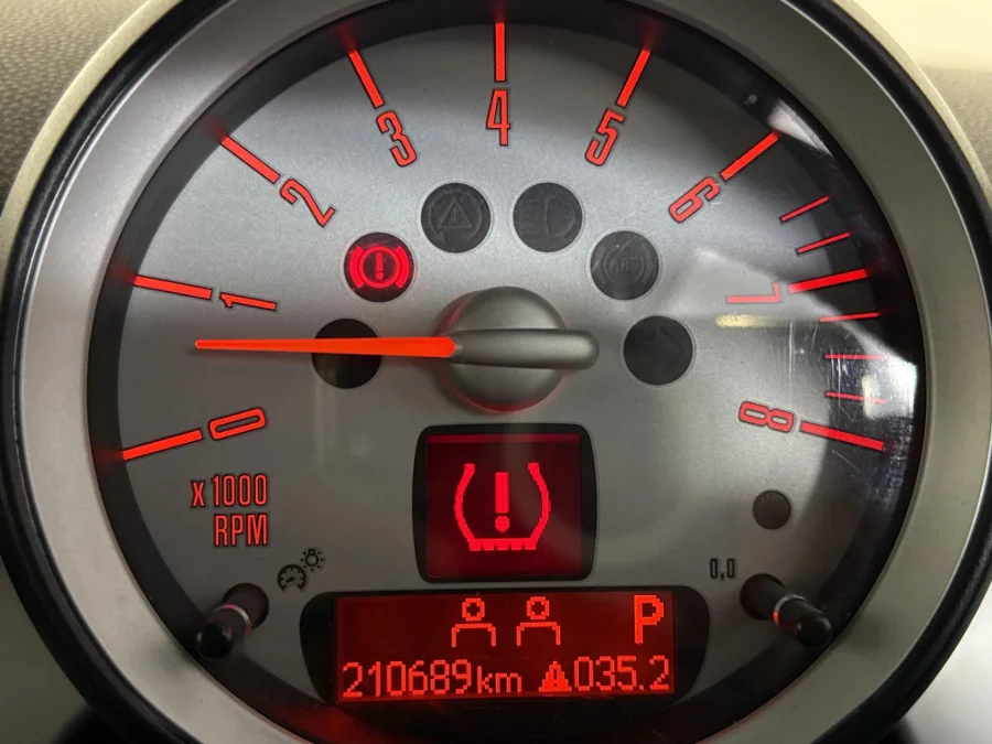 Used 2009 MINI Hatch Cooper steptronic - WeBuyCars Midstream Used 2009 MINI Hatch Cooper steptronic - WeBuyCars Midstream