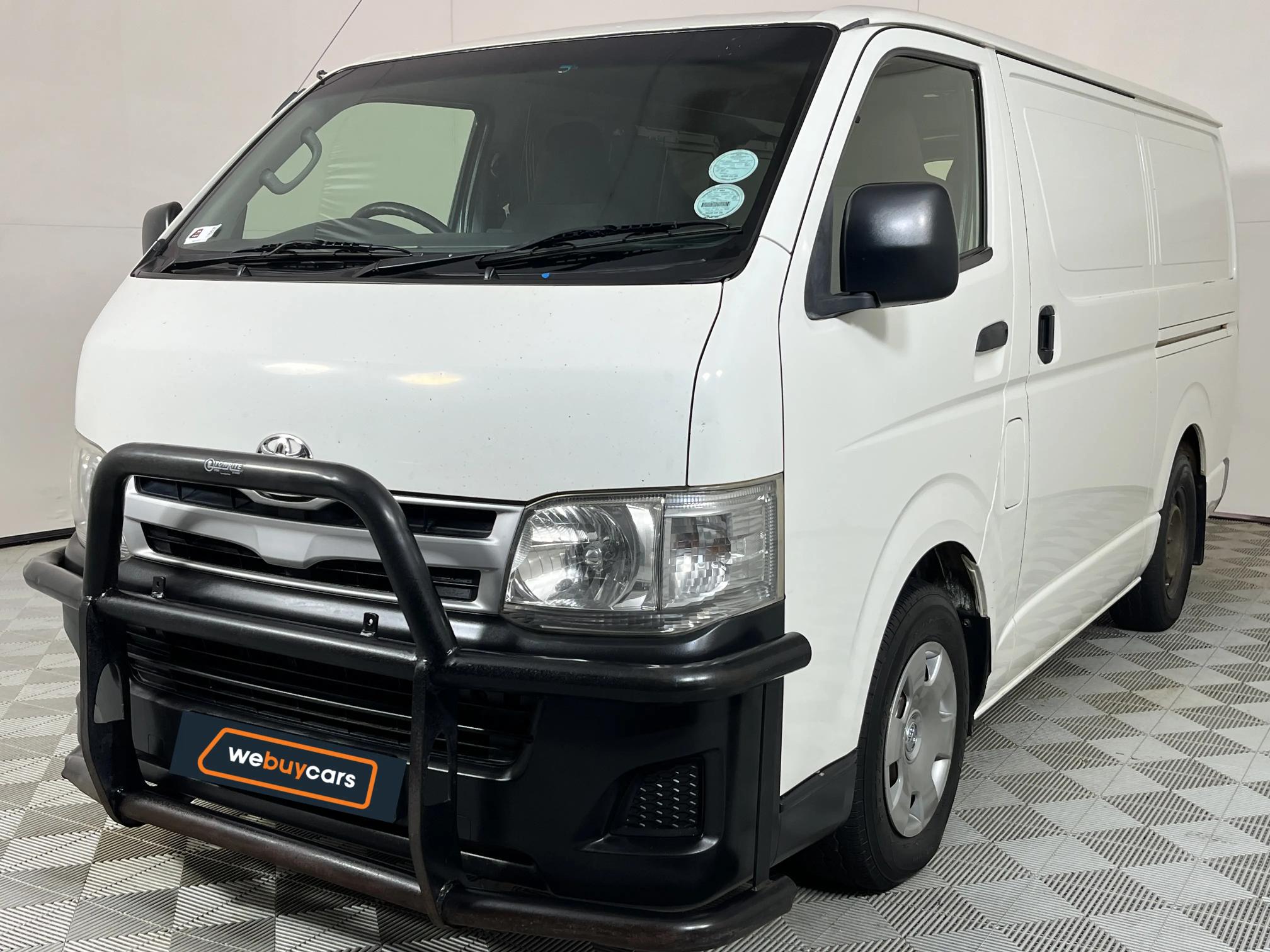 Used 2015 Toyota Quantum 2.7 S-Long panel van