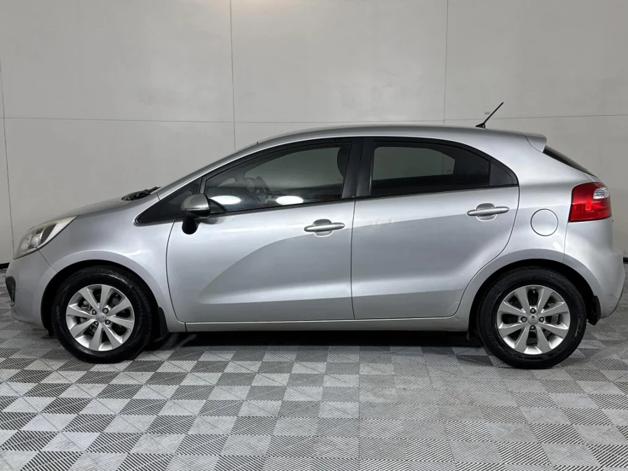 Used 2015 Kia Rio hatch 1.4 auto - WeBuyCars Midstream Used 2015 Kia Rio hatch 1.4 auto - WeBuyCars Midstream