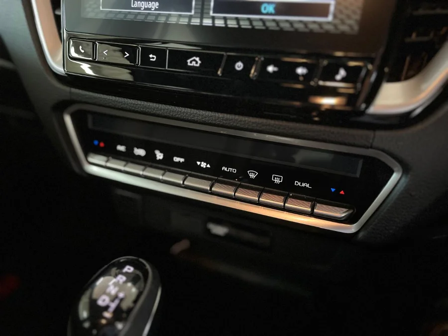 Used 2023 Isuzu D-Max 3.0TD double cab V-Cross - AutoCity Group Used 2023 Isuzu D-Max 3.0TD double cab V-Cross - AutoCity Group