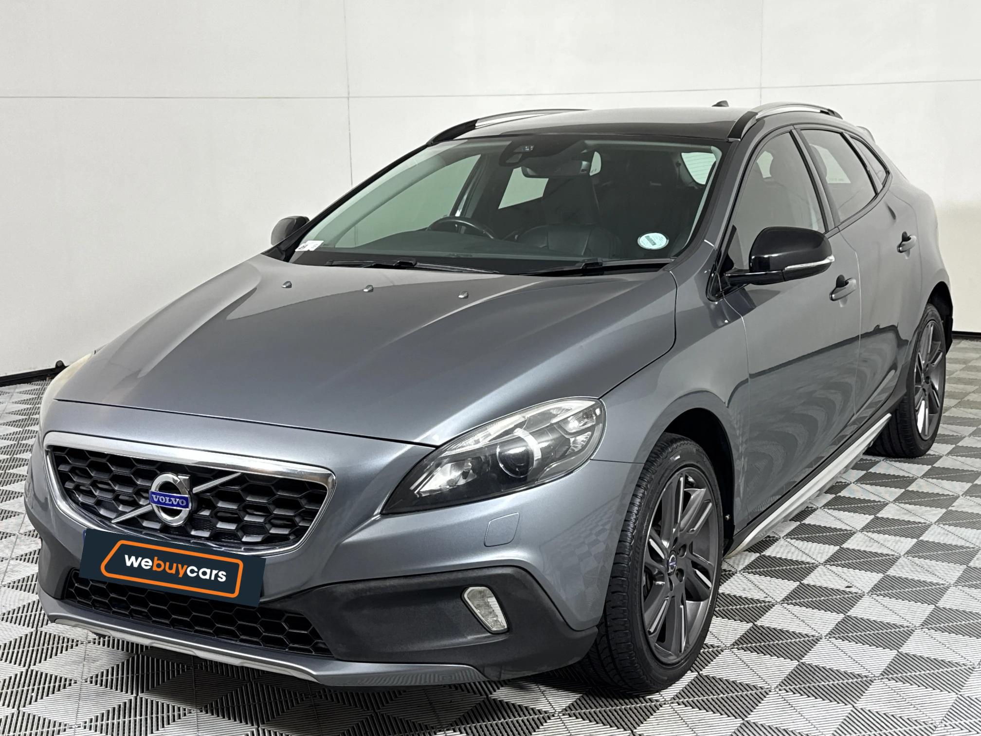 Used 2016 Volvo V40 Cross Country D3 Momentum
