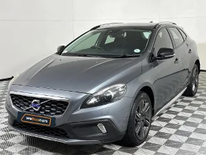 Used 2016 Volvo V40 Cross Country D3 Momentum