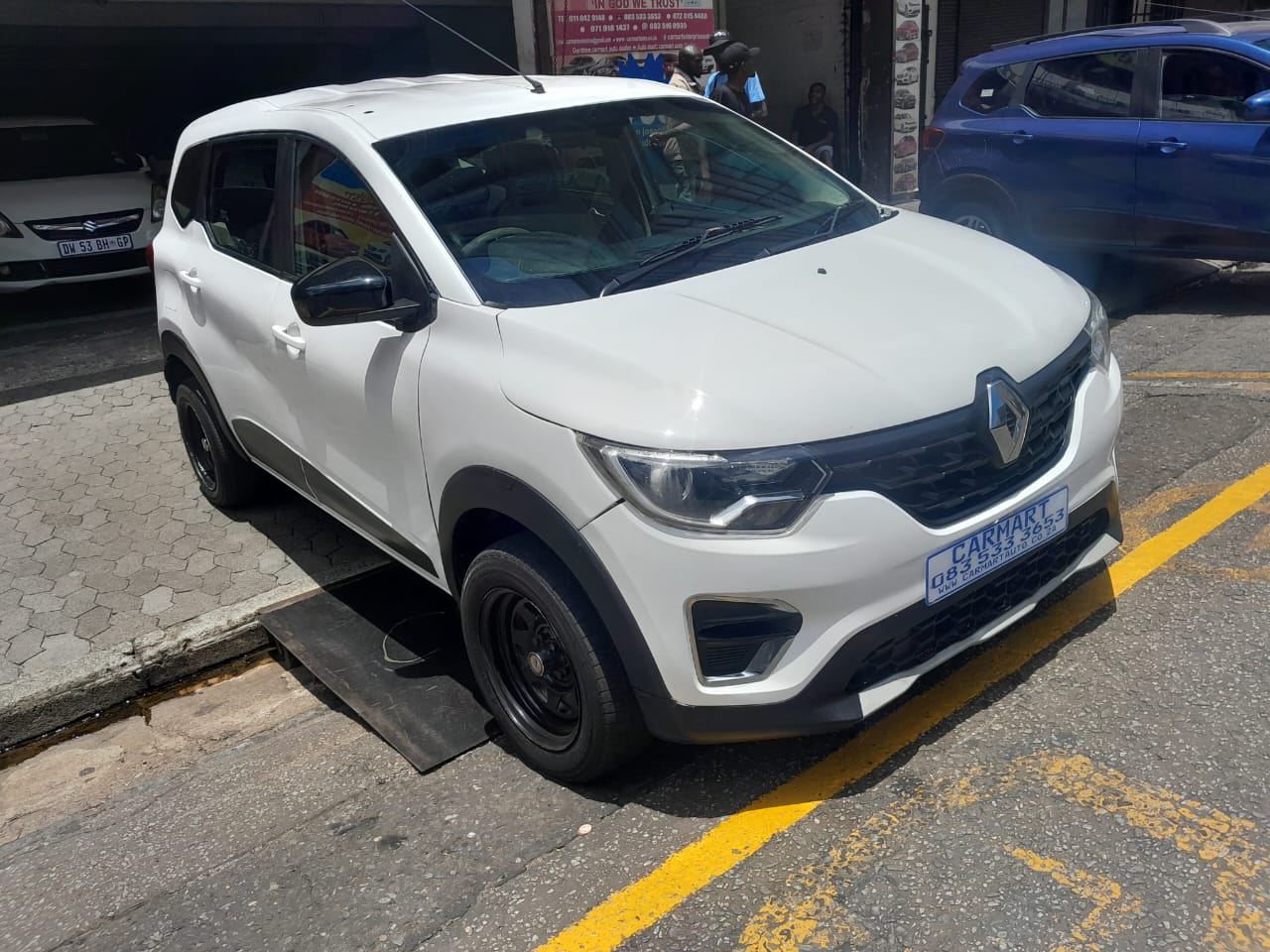 Used 2022 Renault Triber 1.0 Zen manual