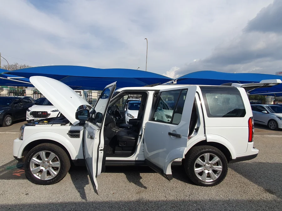 Used 2015 Land Rover Discovery 4 V8 SE - Nolly Motors