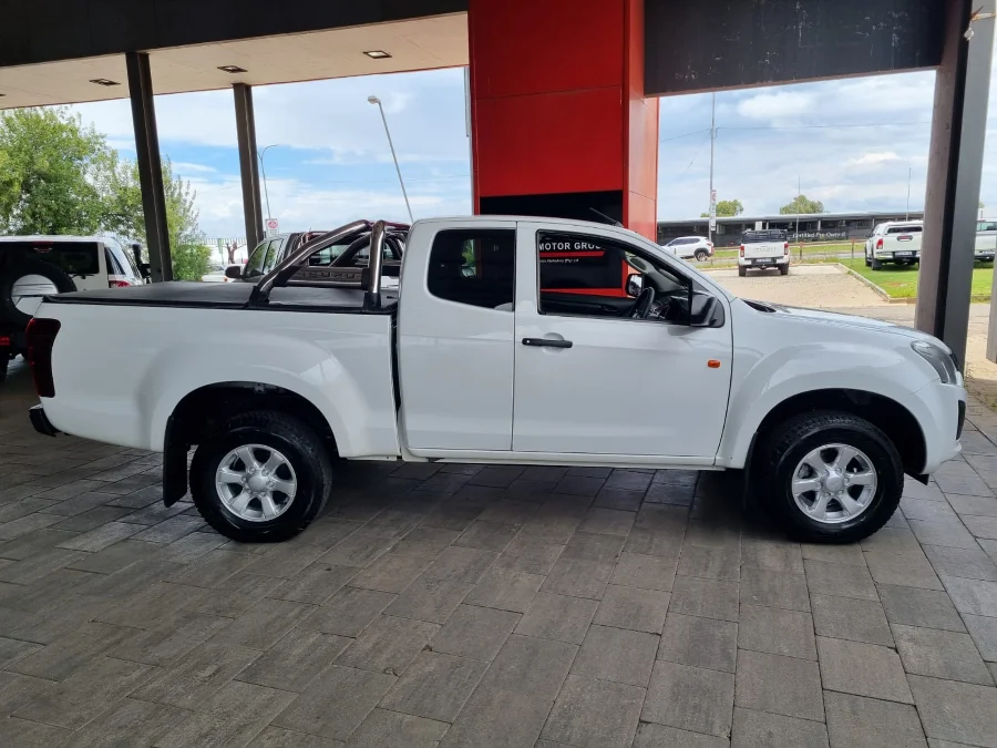 Used 2020 Isuzu D-Max 250 Extended cab Hi-Ride - Highway Motors