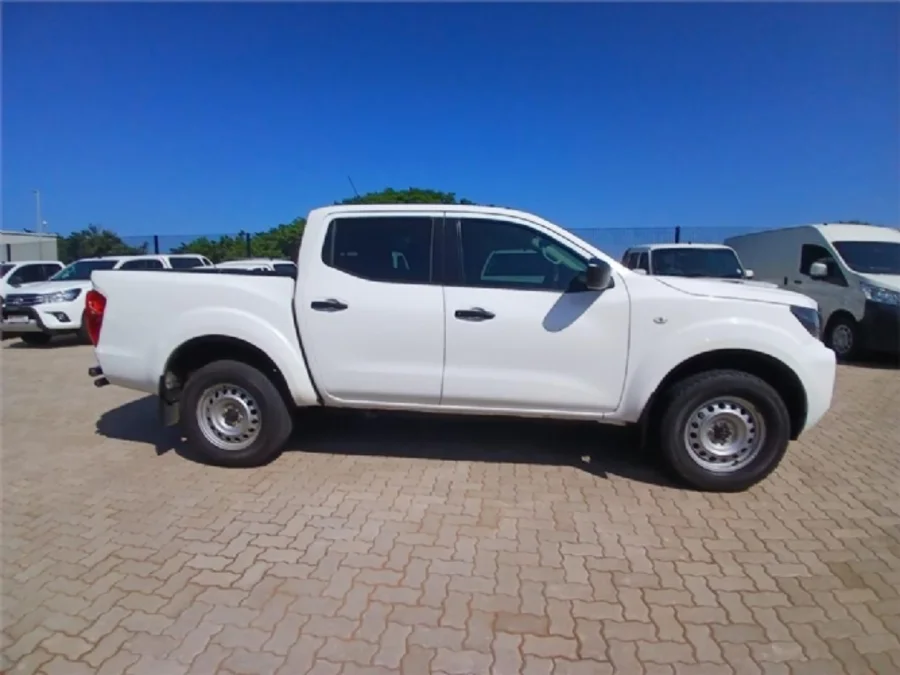 Used 2024 Nissan Navara 2.5DDTi double cab SE manual - MG Amanzimtoti