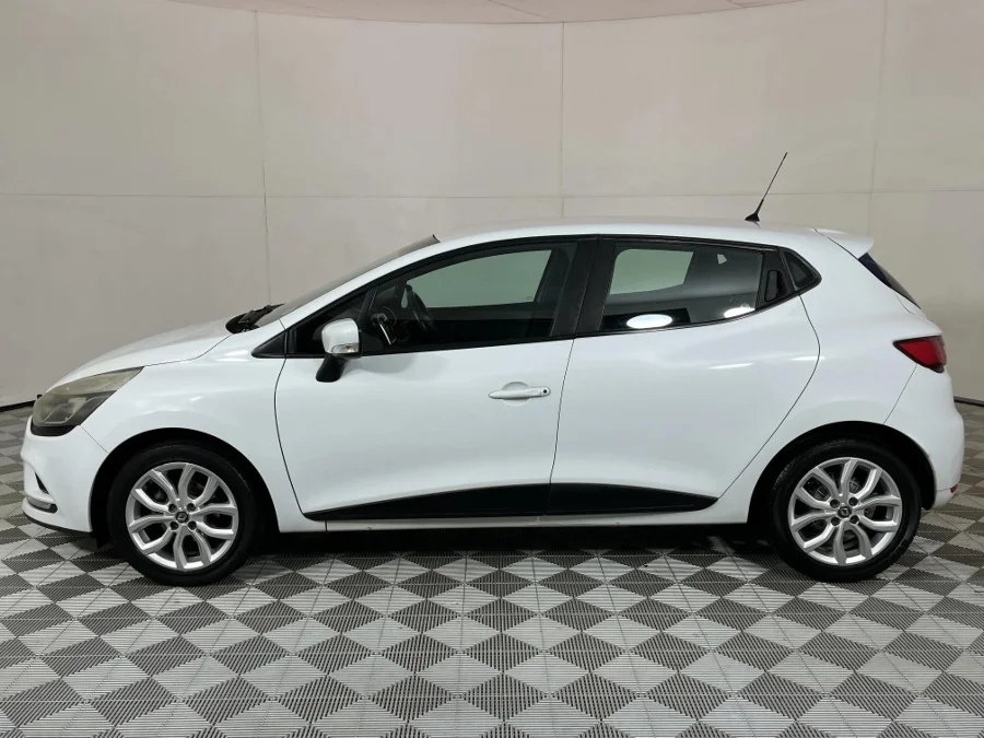Used 2017 Renault Clio 88kW turbo Expression auto - WeBuyCars JHB South