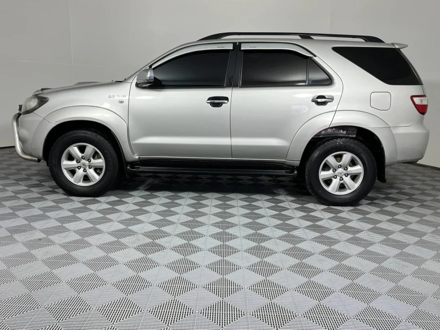 Used 2010 Toyota Fortuner 3.0D-4D auto - WeBuyCars Montana