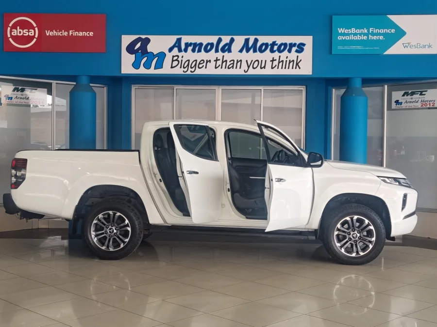 Used 2020 Mitsubishi Triton 2.4DI-D double cab auto - Arnold Motors CC