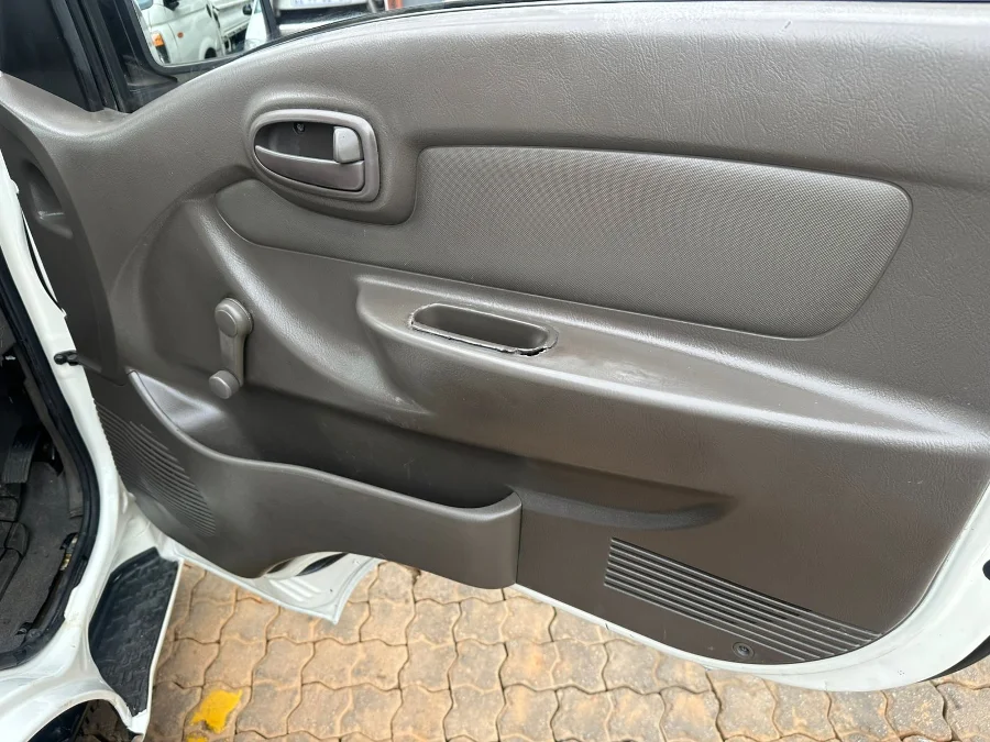 Used 2014 Hyundai H-100 Bakkie 2.6D chassis cab - Happy DC Motors