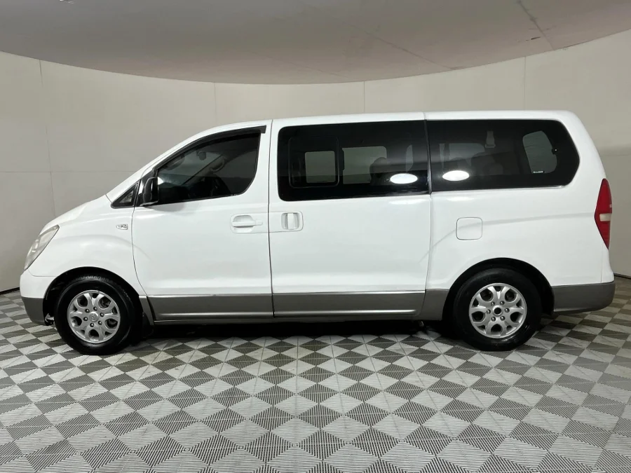 Used 2011 Hyundai H-1 2.4 bus Executive - WeBuyCars JHB South