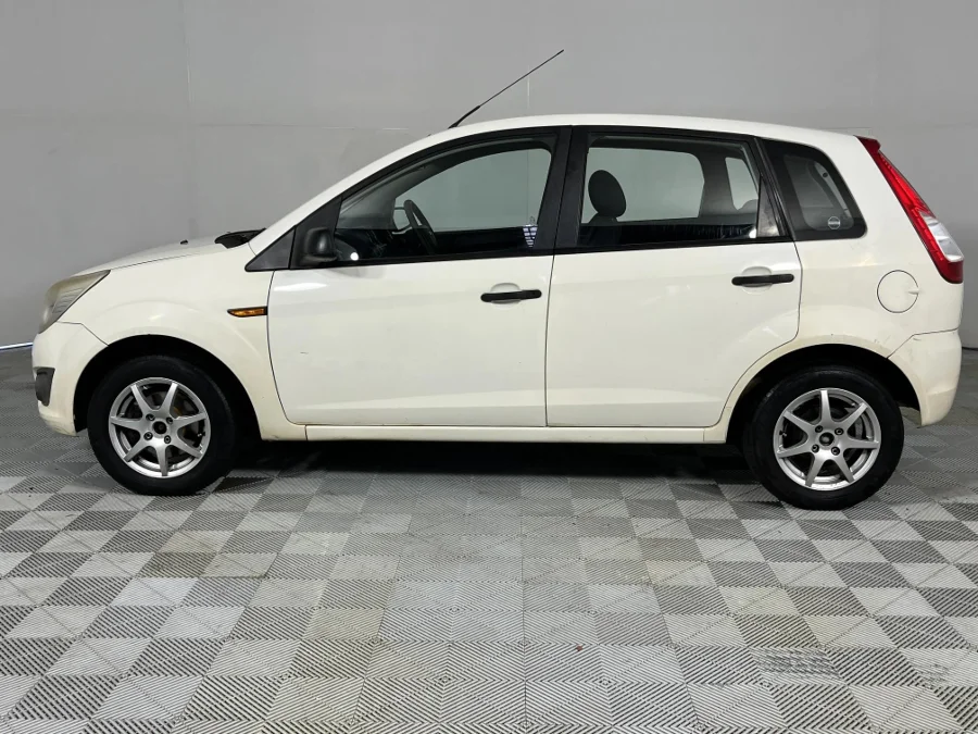 Used 2015 Ford Figo 1.4TDCi Ambiente - WeBuyCars Silverlakes Used 2015 Ford Figo 1.4TDCi Ambiente - WeBuyCars Silverlakes