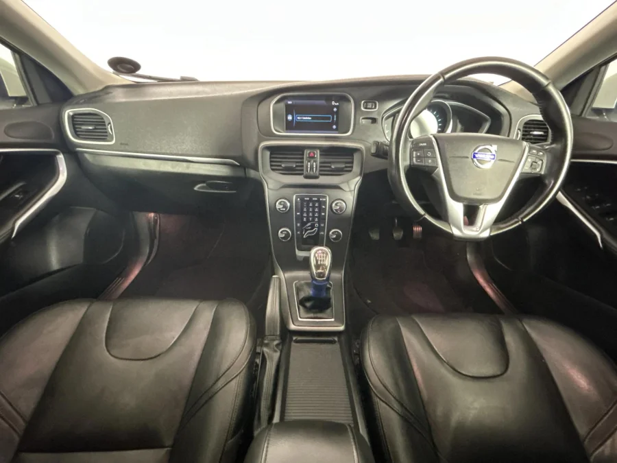 Used 2014 Volvo V40 T3 Essential - WeBuyCars Lansdowne