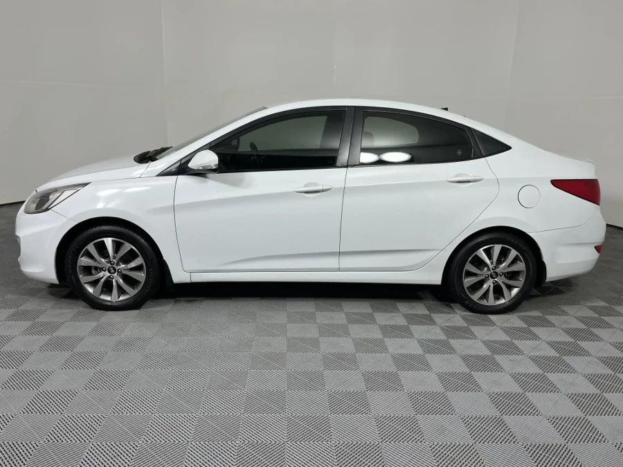 Used 2020 Hyundai Accent sedan 1.6 Fluid - WeBuyCars Montana