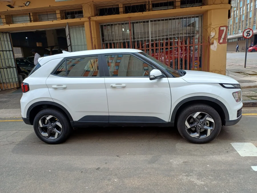 Used 2024 Hyundai Venue 1.0T Fluid - Ellas Auto