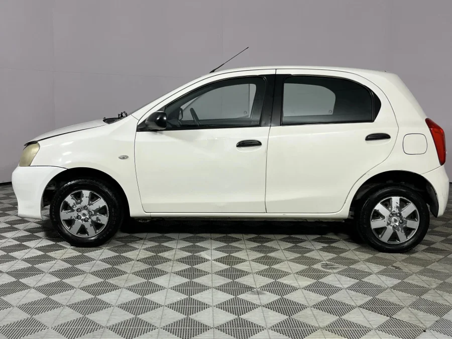 Used 2012 Toyota Etios sedan 1.5 Xi - WeBuyCars Brackenfell Cape Town