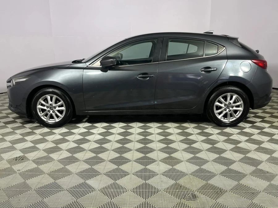 Used 2017 Mazda Mazda3 hatch 1.6 Dynamic auto - WeBuyCars Durban