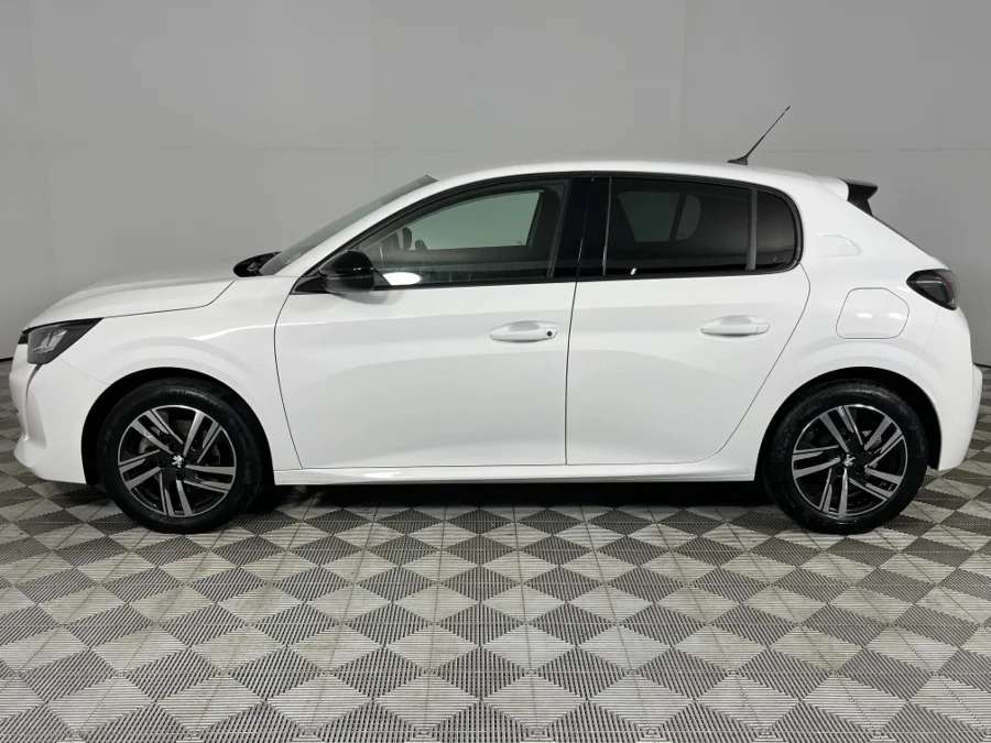 Used 2023 Peugeot 208 1.2T Allure manual - WeBuyCars Lansdowne