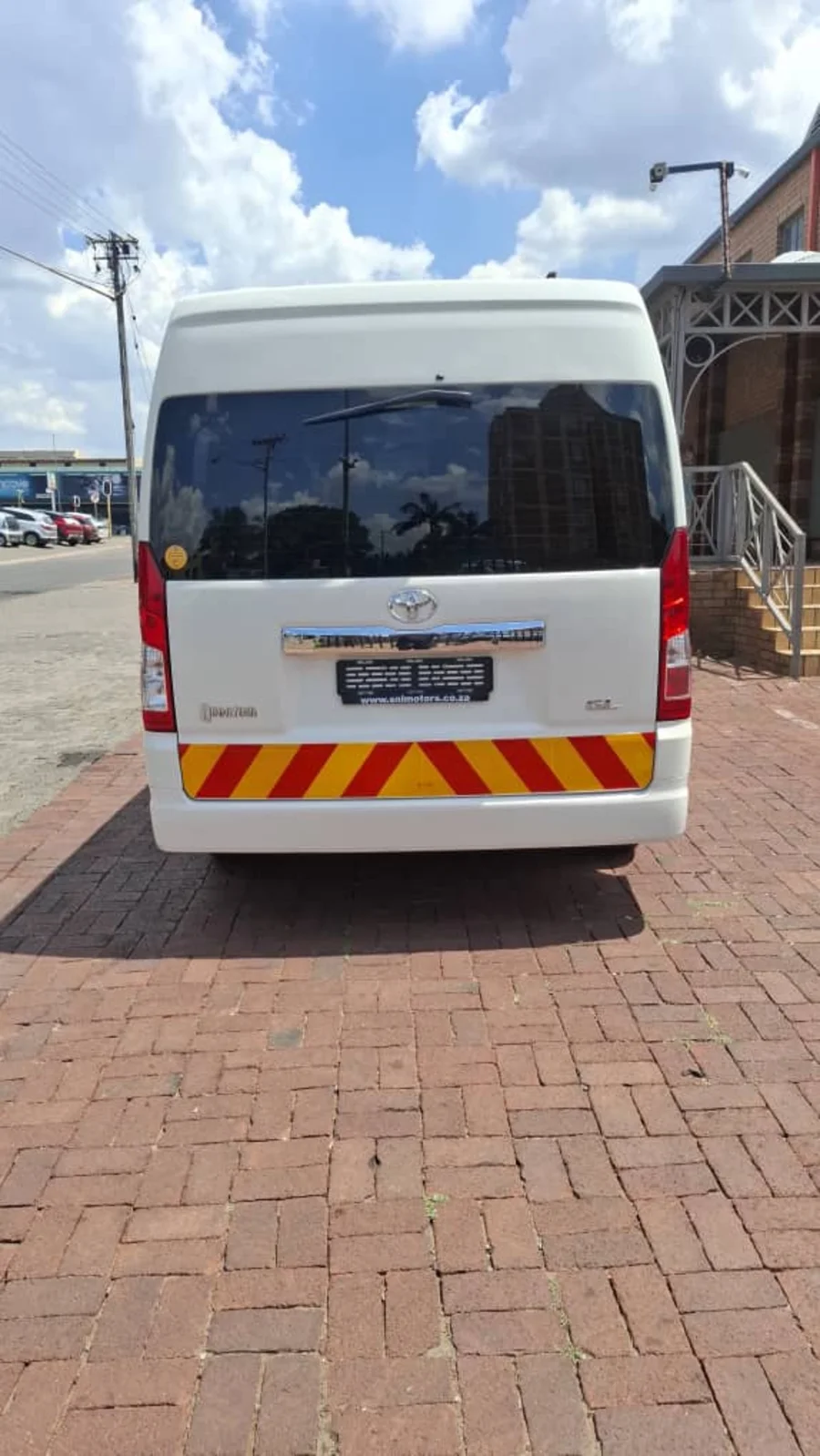 Used 2019 Toyota Quantum 2.8 SLWB bus 14-seater GL manual - Khensani Imports And Exports