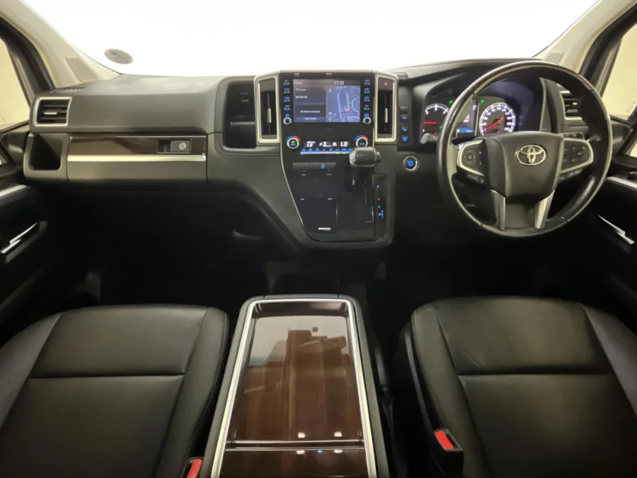 Used 2022 Toyota Quantum 2.8 LWB bus 6-seater VX Premium - WeBuyCars Silverlakes