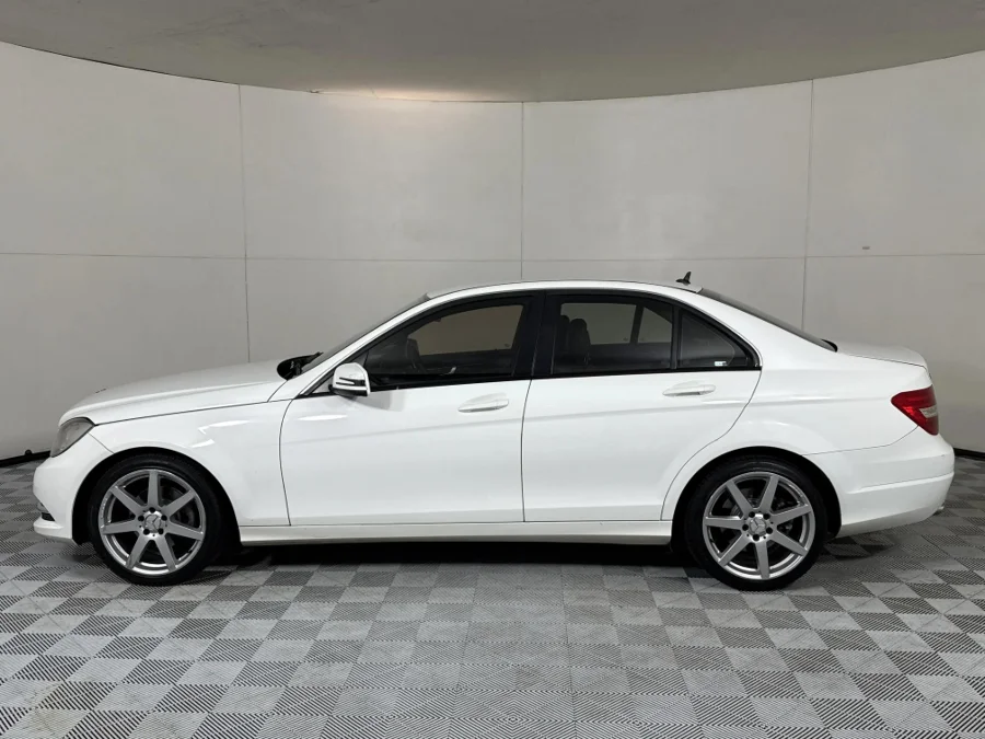 Used 2013 Mercedes-Benz C-Class C200 Elegance auto - WeBuyCars Midstream Used 2013 Mercedes-Benz C-Class C200 Elegance auto - WeBuyCars Midstream