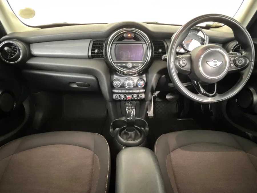 Used 2018 MINI Hatch One Hatch 5-door - WeBuyCars The Dome