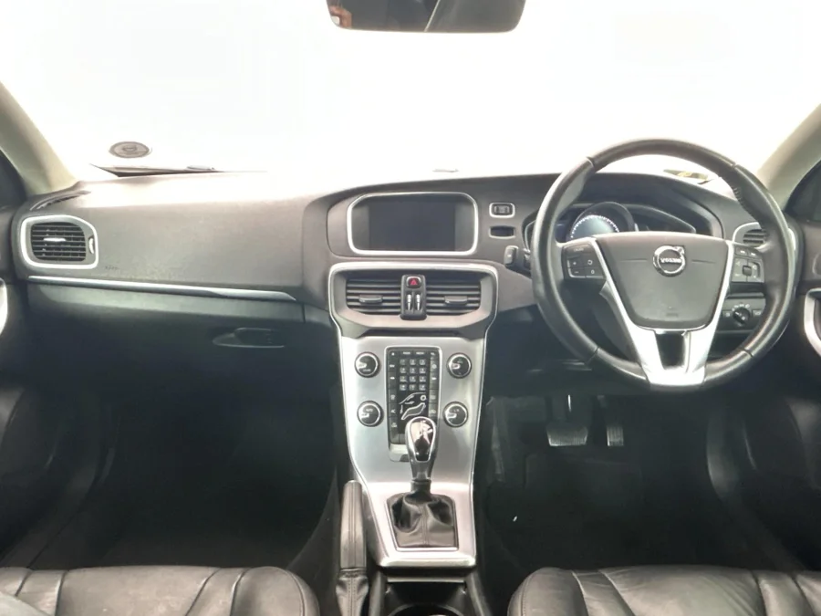 Used 2019 Volvo V40 T2 Inscription - WeBuyCars Lansdowne
