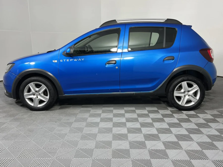 Used 2015 Renault Sandero Stepway 66kW turbo - WeBuyCars Montana
