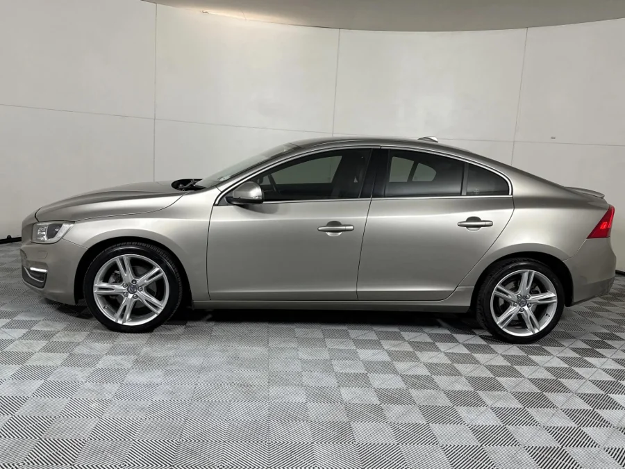 Used 2016 Volvo S60 D4 Momentum - WeBuyCars Midstream