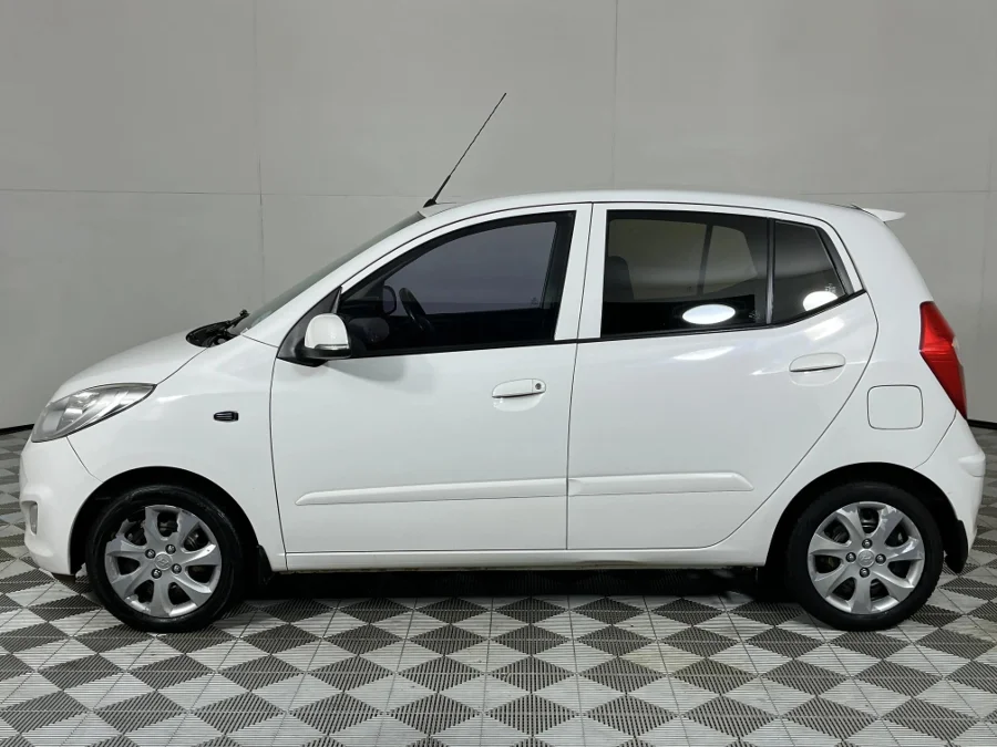 Used 2017 Hyundai i10 1.1 Motion - WeBuyCars JHB South