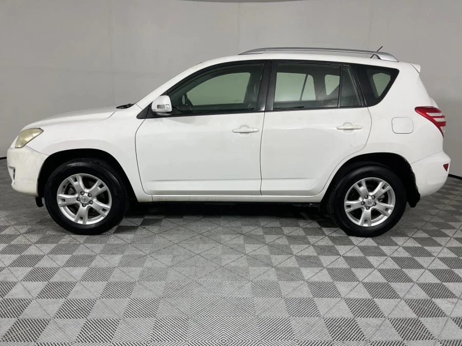 Used 2009 Toyota RAV4 2.0 Fierce - WeBuyCars The Dome