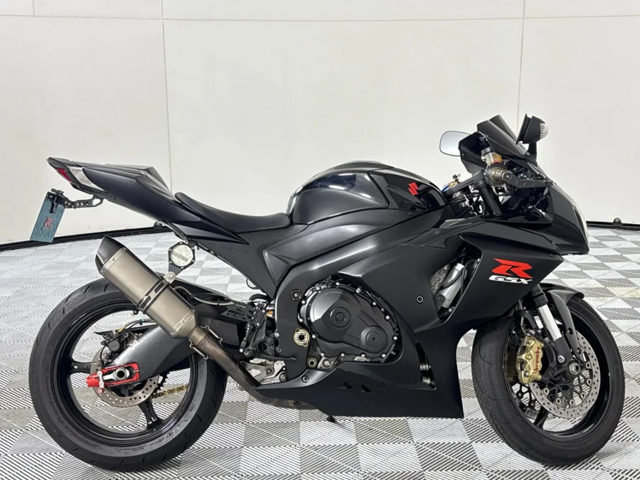 Used 2015 Suzuki GSX-R 1000 - WeBuyCars Midstream Used 2015 Suzuki GSX-R 1000 - WeBuyCars Midstream
