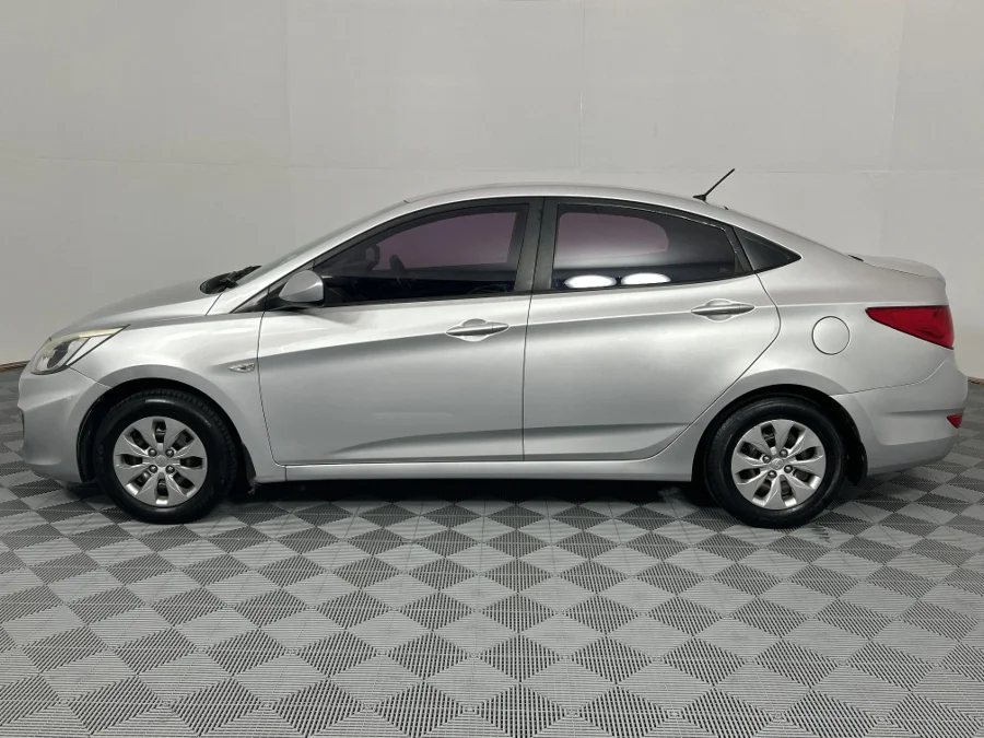 Used 2016 Hyundai Accent sedan 1.6 Motion - WeBuyCars Richmond