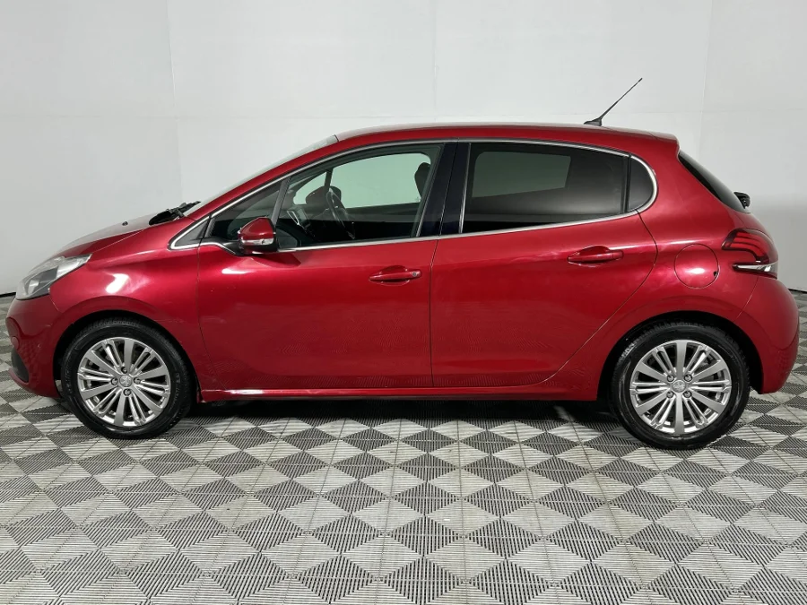 Used 2021 Peugeot 208 1.2 Allure - WeBuyCars Richmond