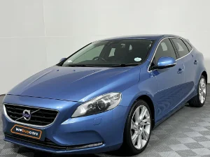 Used 2015 Volvo V40 T4 Momentum auto