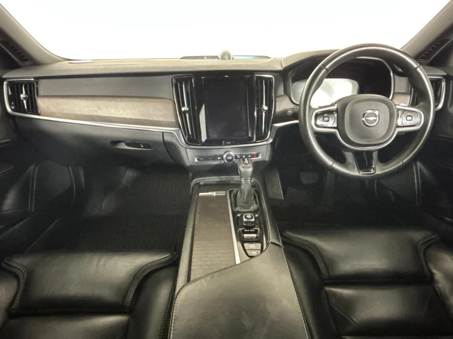 Used 2018 Volvo V90 Cross Country D5 AWD Inscription - WeBuyCars Richmond