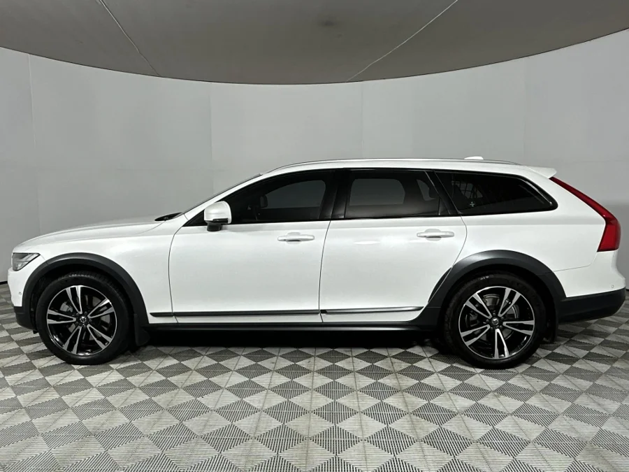Used 2018 Volvo V90 Cross Country D5 AWD Inscription - WeBuyCars Richmond