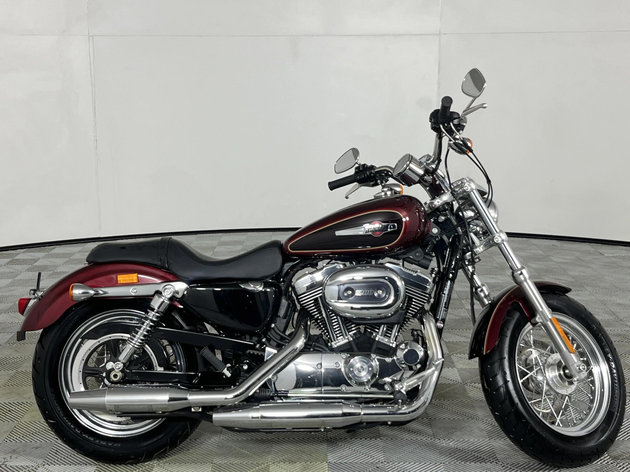 Used 2015 Harley Davidson Sportster Xl1200 Custom