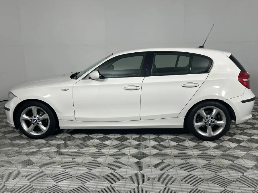Used 2009 BMW 1 Series 116i 5-door auto - WeBuyCars Lansdowne Used 2009 BMW 1 Series 116i 5-door auto - WeBuyCars Lansdowne