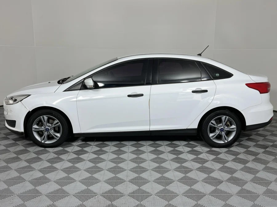 Used 2017 Ford Focus sedan 1.0T Ambiente - WeBuyCars Montana