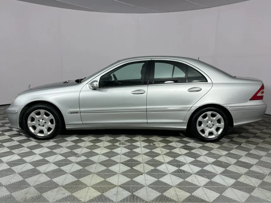 Used 2004 Mercedes-Benz C-Class C200 Kompressor Elegance Touchshift - WeBuyCars Lansdowne
