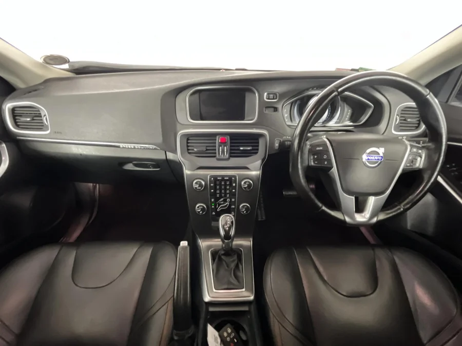 Used 2016 Volvo V40 Cross Country T5 AWD Momentum - WeBuyCars Richmond