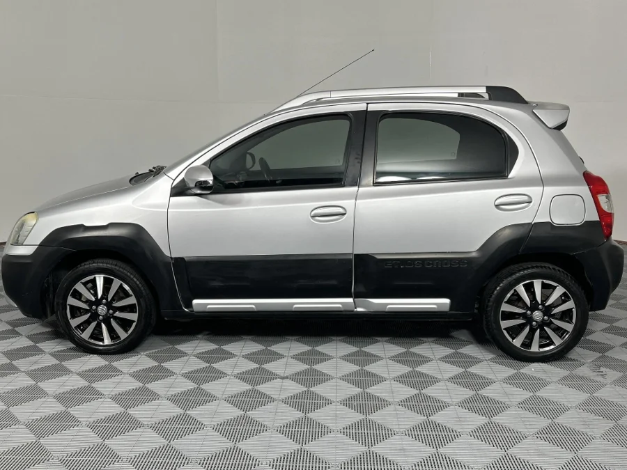 Used 2017 Toyota Etios Cross 1.5 Xs - WeBuyCars Montana Used 2017 Toyota Etios Cross 1.5 Xs - WeBuyCars Montana