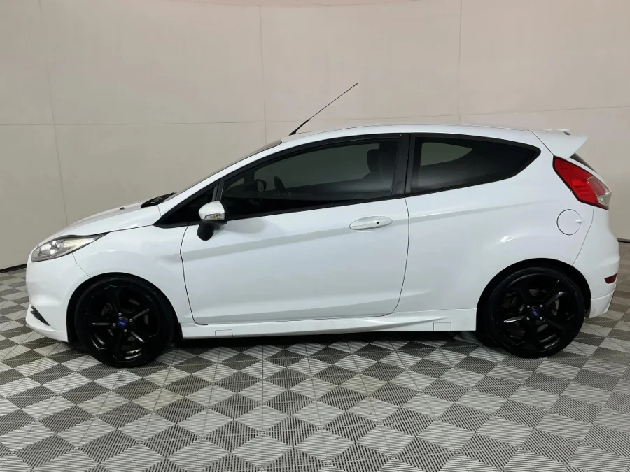 Used 2015 Ford Fiesta ST - WeBuyCars Montana